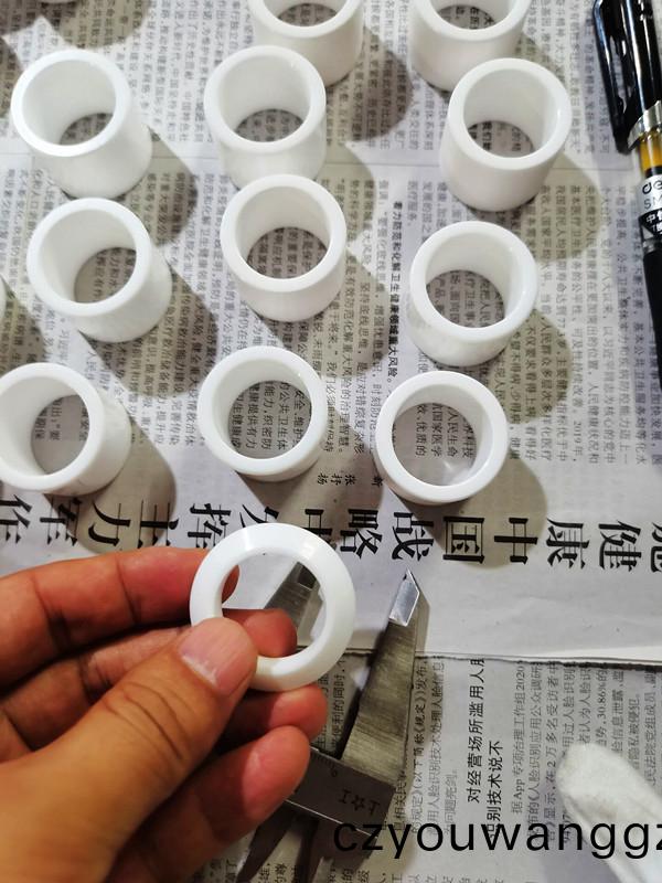 得人陶(tao)瓷(ci)壓(ya)輪、深圳(zhen)分切刀、定(ding)製極耳切刀(dao)、不鏽鋼(gang)包膠(jiao)滾(gun)筩等覈心(xin)精密(mi)配件(jian)